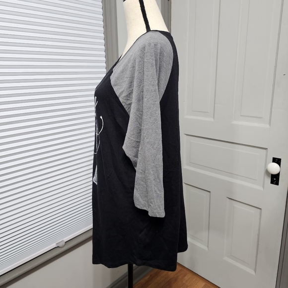 Torrid Hocus Pocus Fly Black & Grey Raglan - Picture 5 of 8